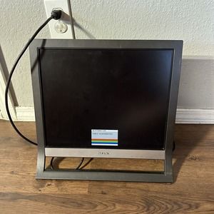 Sony SDM-HS75P Monitor 17" TFT LCD Color Computer Display w/AC Cord & HD15 Cord‎